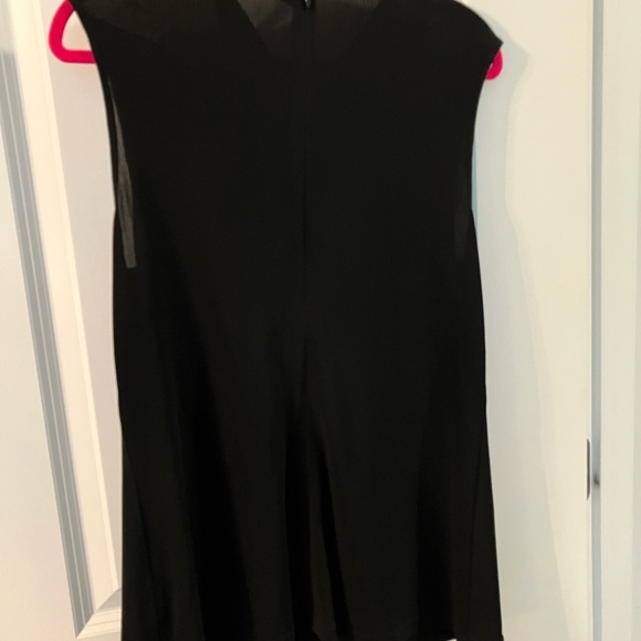 MM.LaFleur Elegant Black Sleeveless Top - Picture 5 of 6